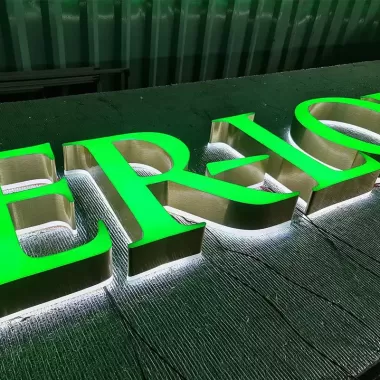 Chữ nổi gắn led