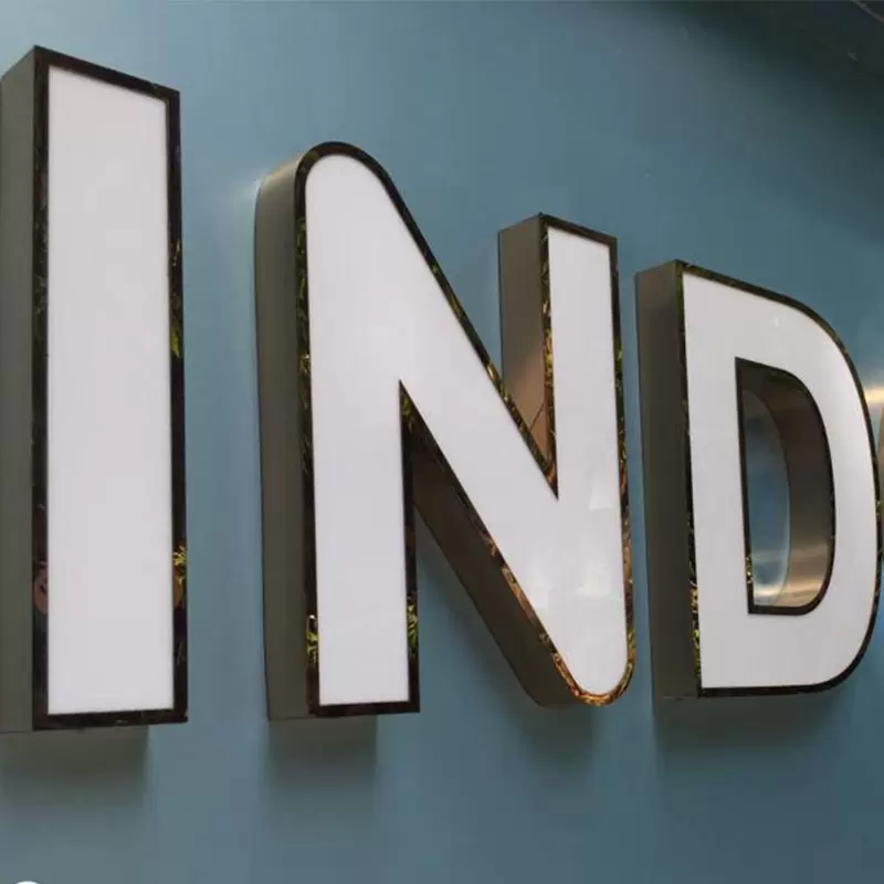 Chữ inox lồng mặt mica